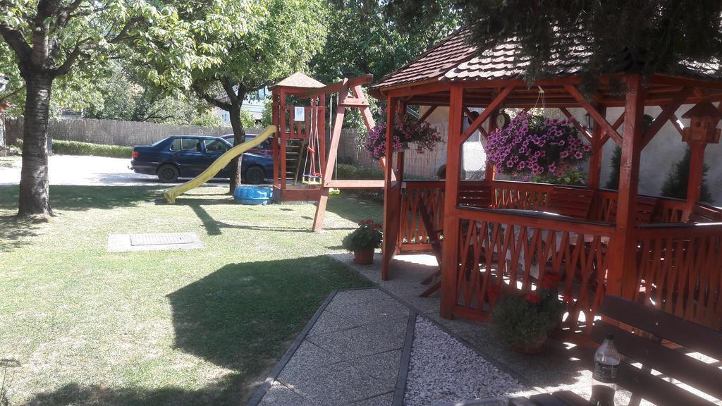Apartman Anikó Vendégház Harkány Extérieur photo
